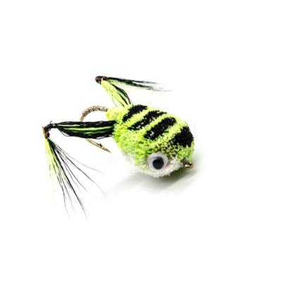 grenouille realiste (mouche black-bass et carnassier)