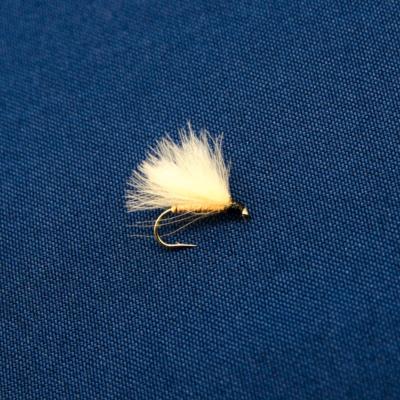 la voile beige en cul de canard (mouche seche)